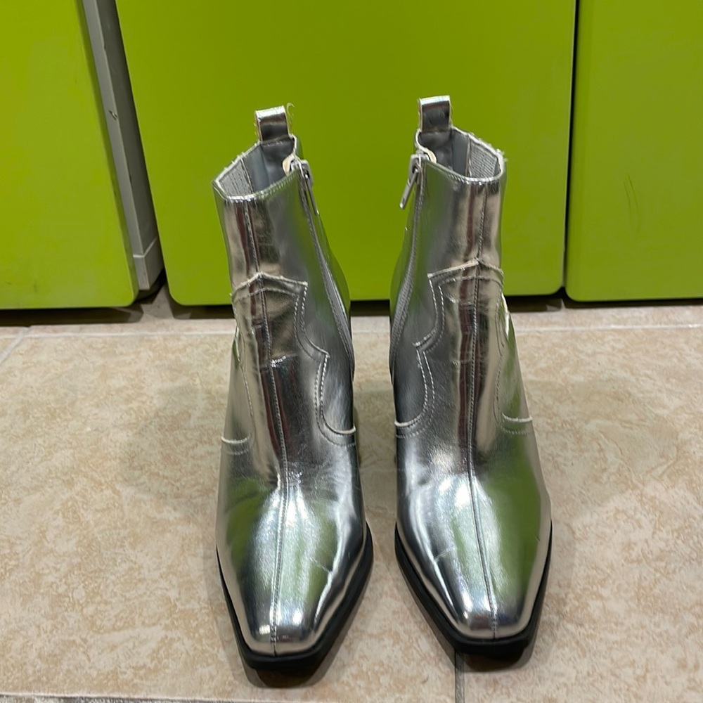 Forever21 Metallic boot